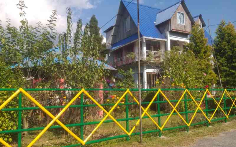 King Layang Homestay