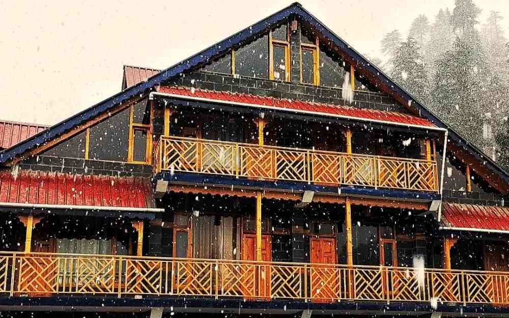 Cafe Saffron and Cottages - Manali