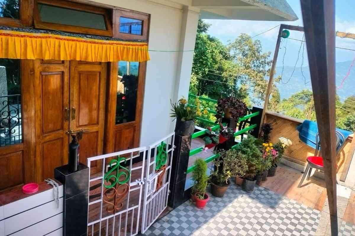 Hamro Ghar Farmstay - Sukhai Pokhari (Darjeeling)