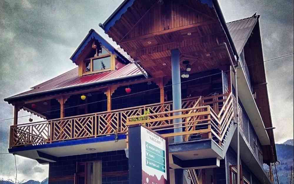 Cafe Saffron and Cottages - Manali