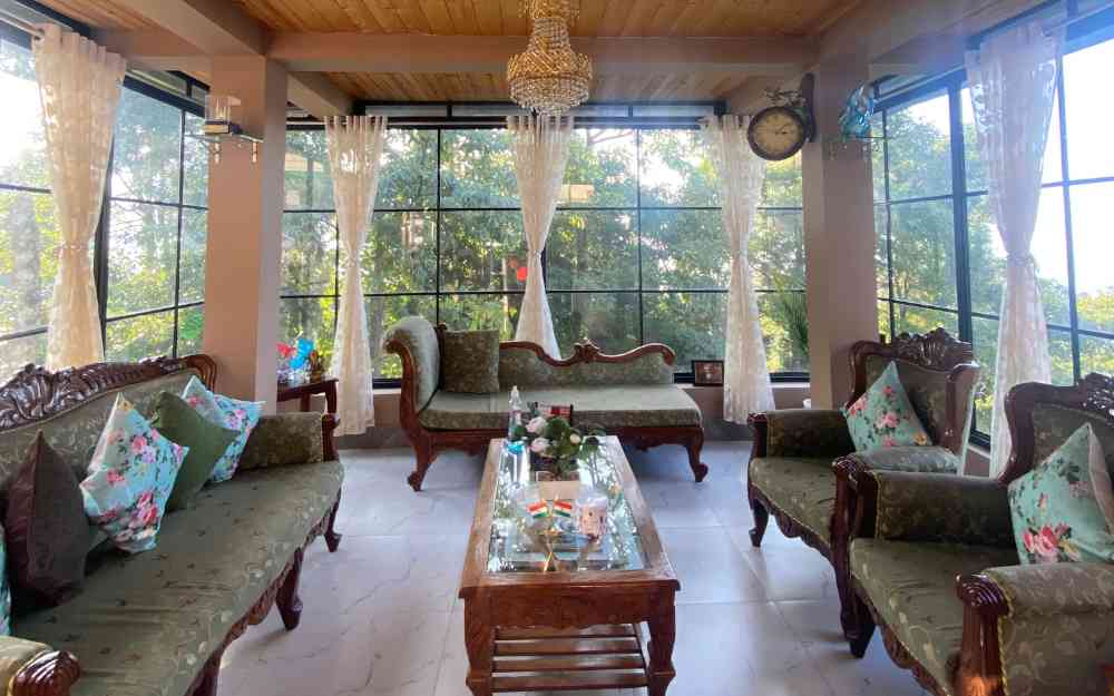 Pine Wood Homestay - Darjeeling