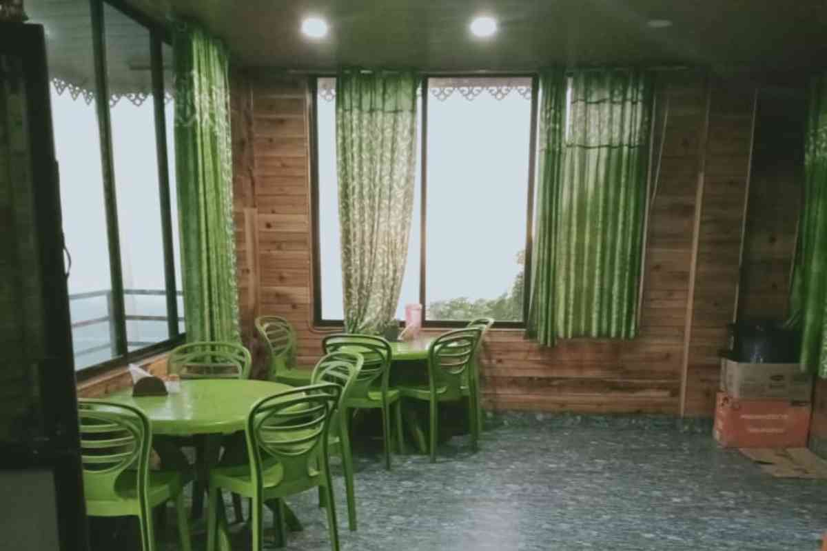 Hill and High Cafe Homestay - Kurseong