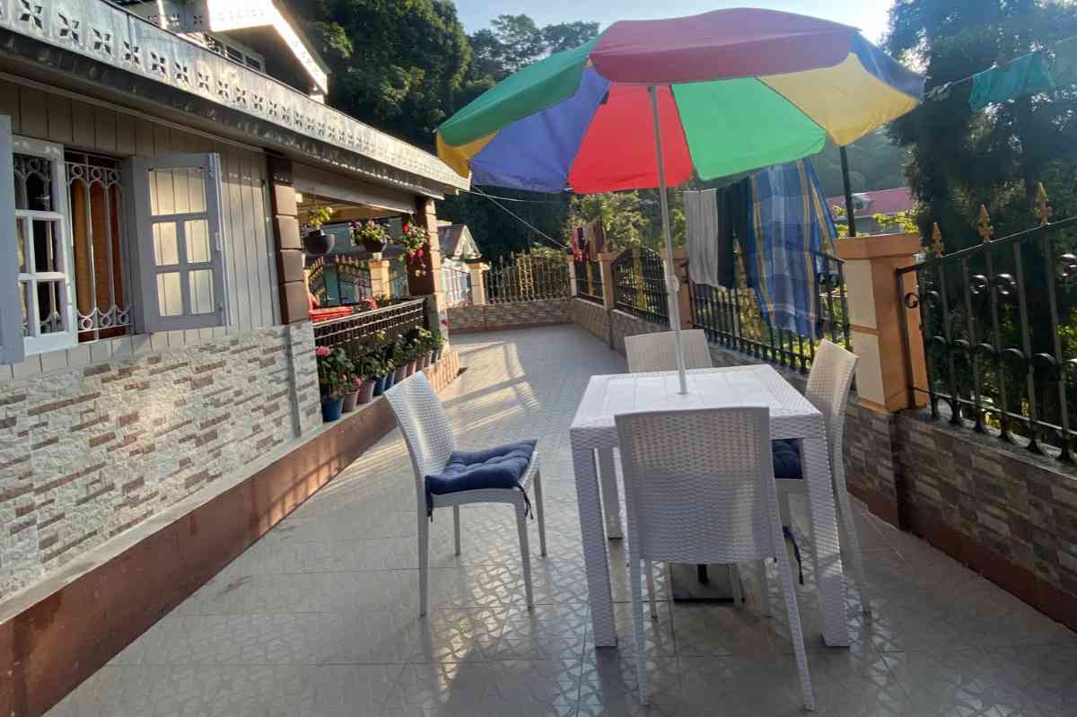 Pine Wood Homestay - Darjeeling